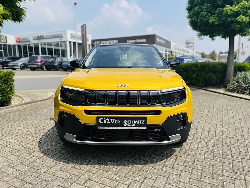 Jeep Avenger Elektro Summit mit Infotainment-Paket