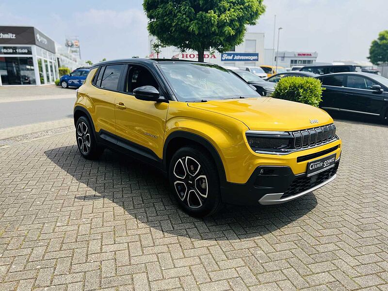 Jeep Avenger Elektro Summit mit Infotainment-Paket