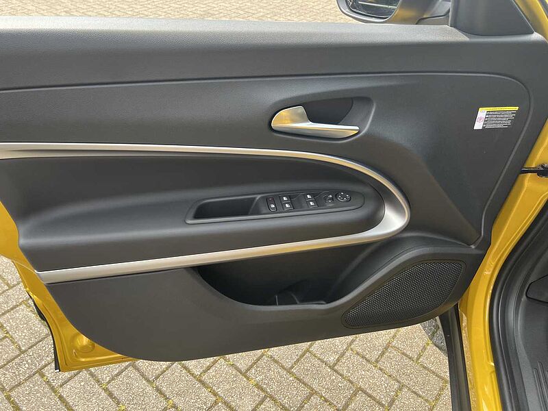 Jeep Avenger Elektro Summit mit Infotainment-Paket