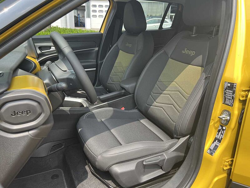 Jeep Avenger Elektro Summit mit Infotainment-Paket