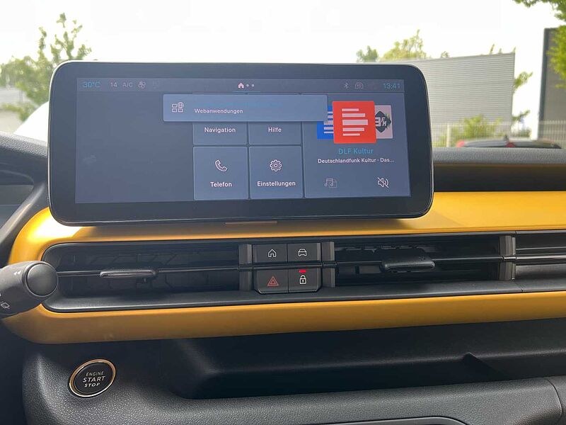 Jeep Avenger Elektro Summit mit Infotainment-Paket