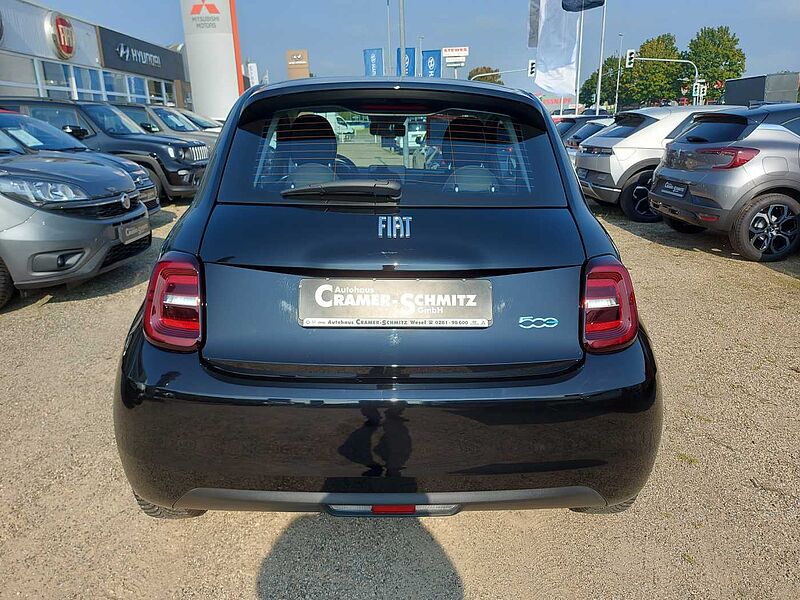 Fiat 500 Elektro 500e Action