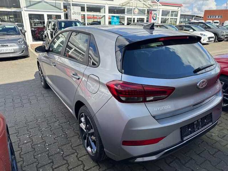 Hyundai i30 1.0 7-DCT Advantage Navi LED