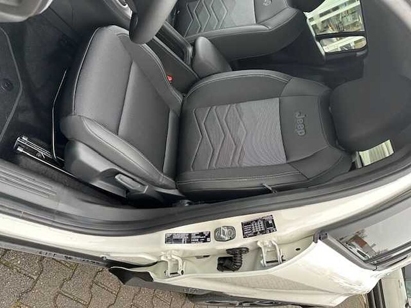 Jeep Avenger 1.2 Benzin M/T Summit