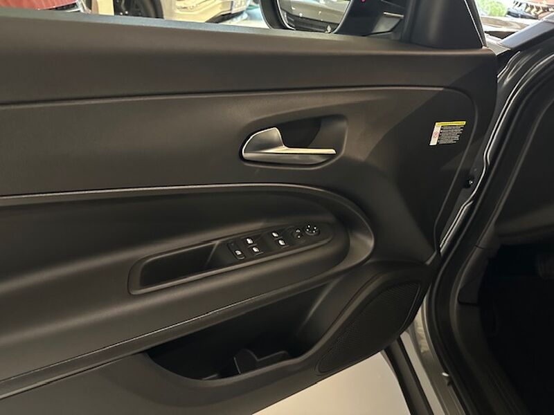 Jeep Avenger 1.2 Benzin 48V e-Hybrid 6-DCT Summit