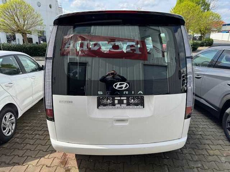 Hyundai STARIA Hybrid 1.6 HEV Trend