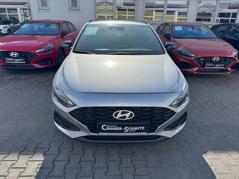 Hyundai i30 1.0 7-DCT Advantage Navi LED