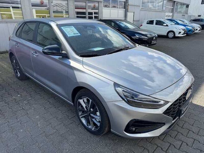 Hyundai i30 1.0 7-DCT Advantage Navi LED