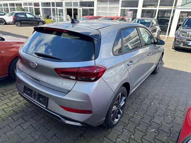 Hyundai i30 1.0 7-DCT Advantage Navi LED