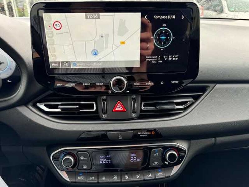 Hyundai i30 1.0 7-DCT Advantage Navi LED