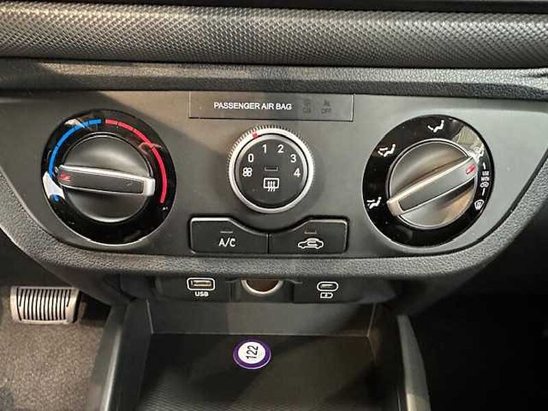 Hyundai i10 1.0 Trend AT Navi Klima