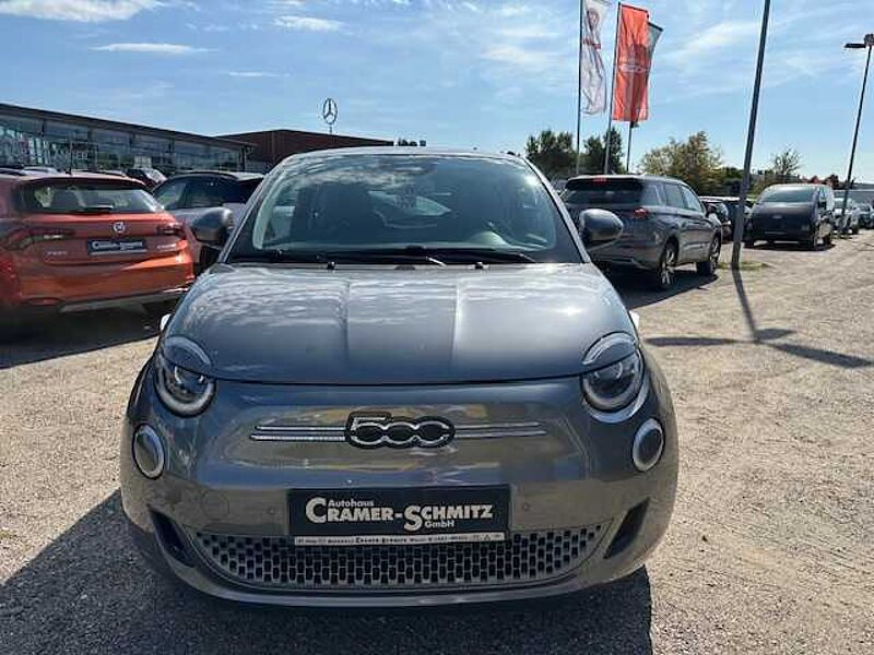 Fiat 500 Elektro 500e 42kWh Style und Komfort-Paket