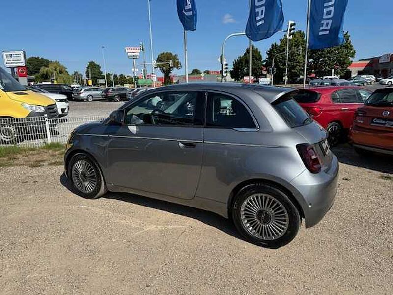 Fiat 500 Elektro 500e 42kWh Style und Komfort-Paket