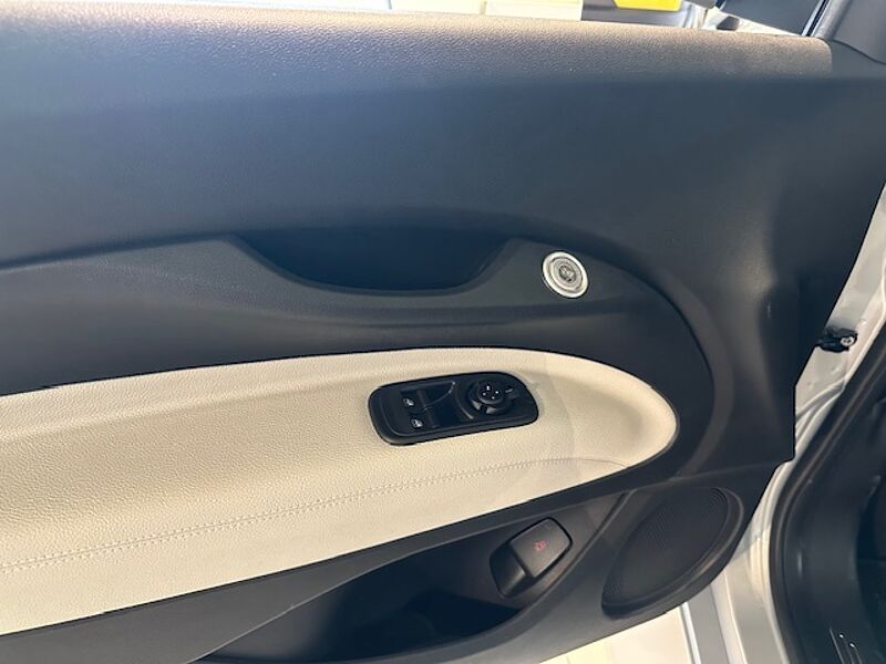 Fiat 500 Elektro 500e 42kWh la Prima