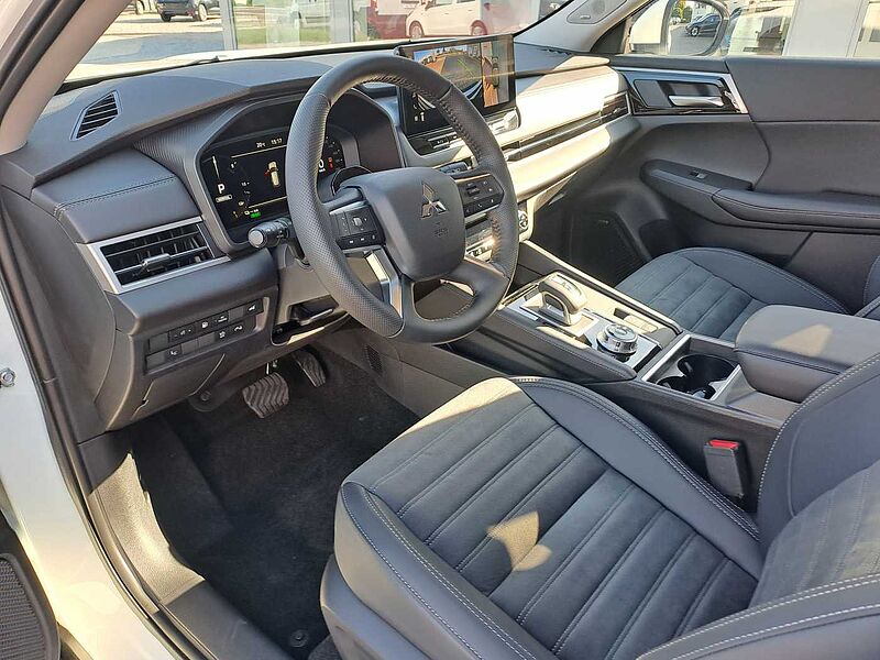 Mitsubishi Outlander Plug-In Hybrid 2.4 4WD Intro Edition