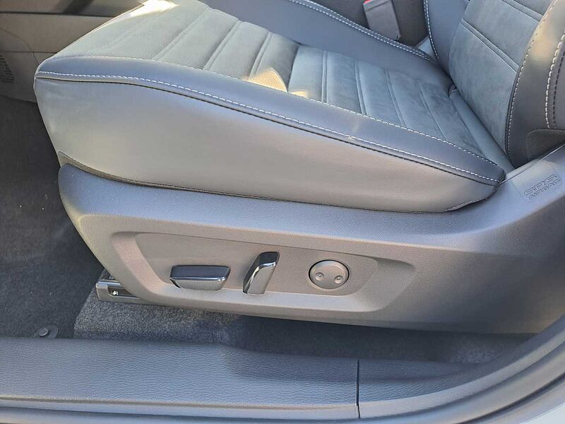 Mitsubishi Outlander Plug-In Hybrid 2.4 4WD Intro Edition