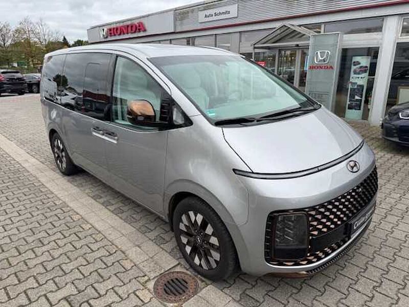 Hyundai STARIA 2.2 D 8-AT 2 WD Panorama AHK
