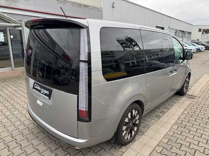 Hyundai STARIA 2.2 D 8-AT 2 WD Panorama AHK