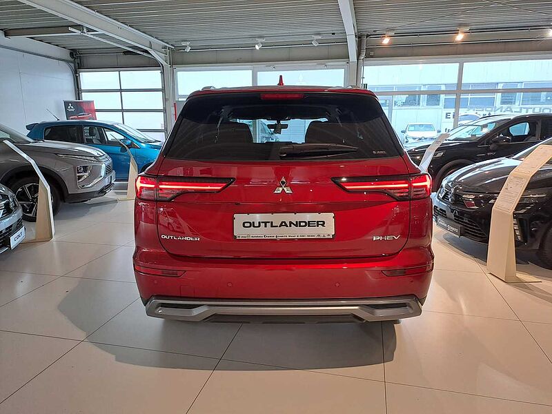 Mitsubishi Outlander Plug-In Hybrid 2.4 4WD Intro Edition