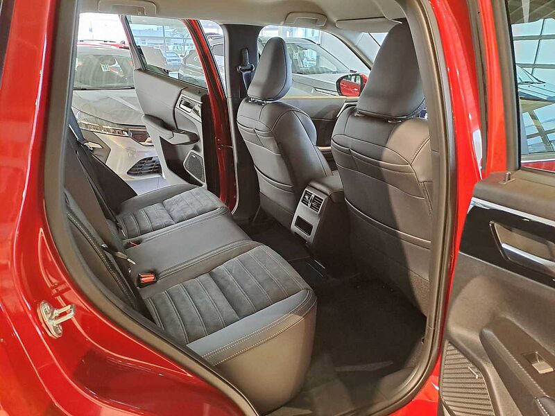 Mitsubishi Outlander Plug-In Hybrid 2.4 4WD Intro Edition