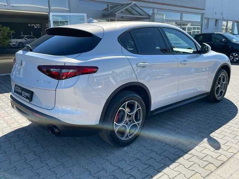 Alfa Romeo Stelvio Sprint 2.0 Turbo AT8 - Q4