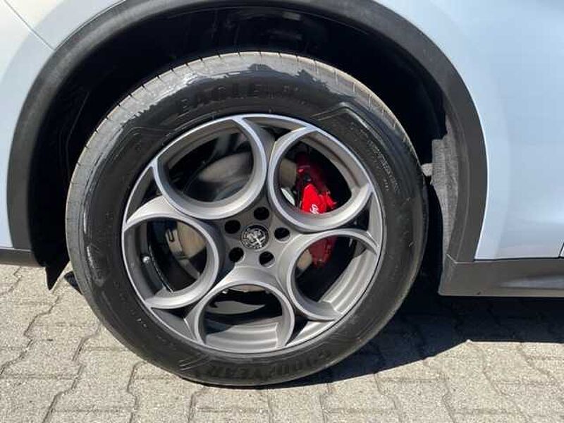 Alfa Romeo Stelvio Sprint 2.0 Turbo AT8 - Q4