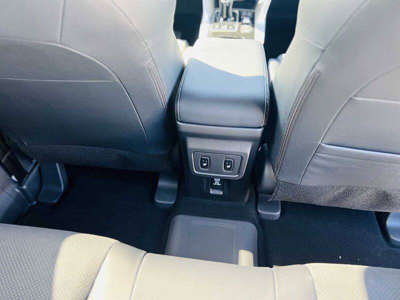 Mitsubishi Eclipse Cross Plug-In Hybrid 4WD Plus Select