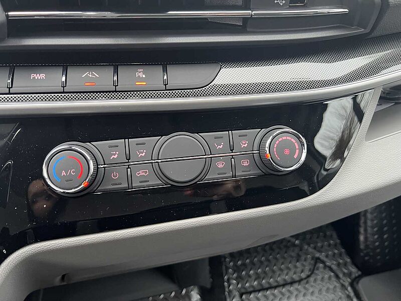 MAXUS Deliver 9 2.0 Transporter RWD LUXURY