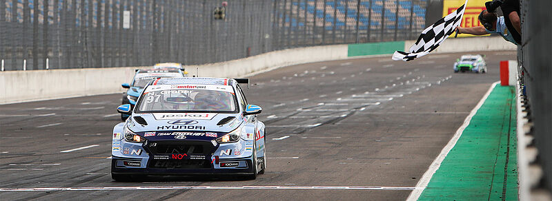Hyundai Team Engstler mit Sieg und Podien in der ADAC TCR Germany