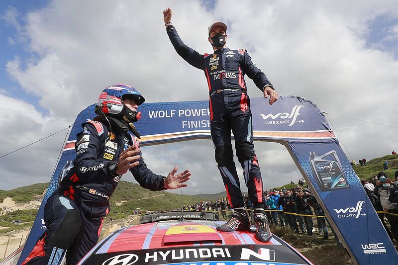 Hyundai Motorsport feiert Doppelsieg bei der Rallye Sardinien